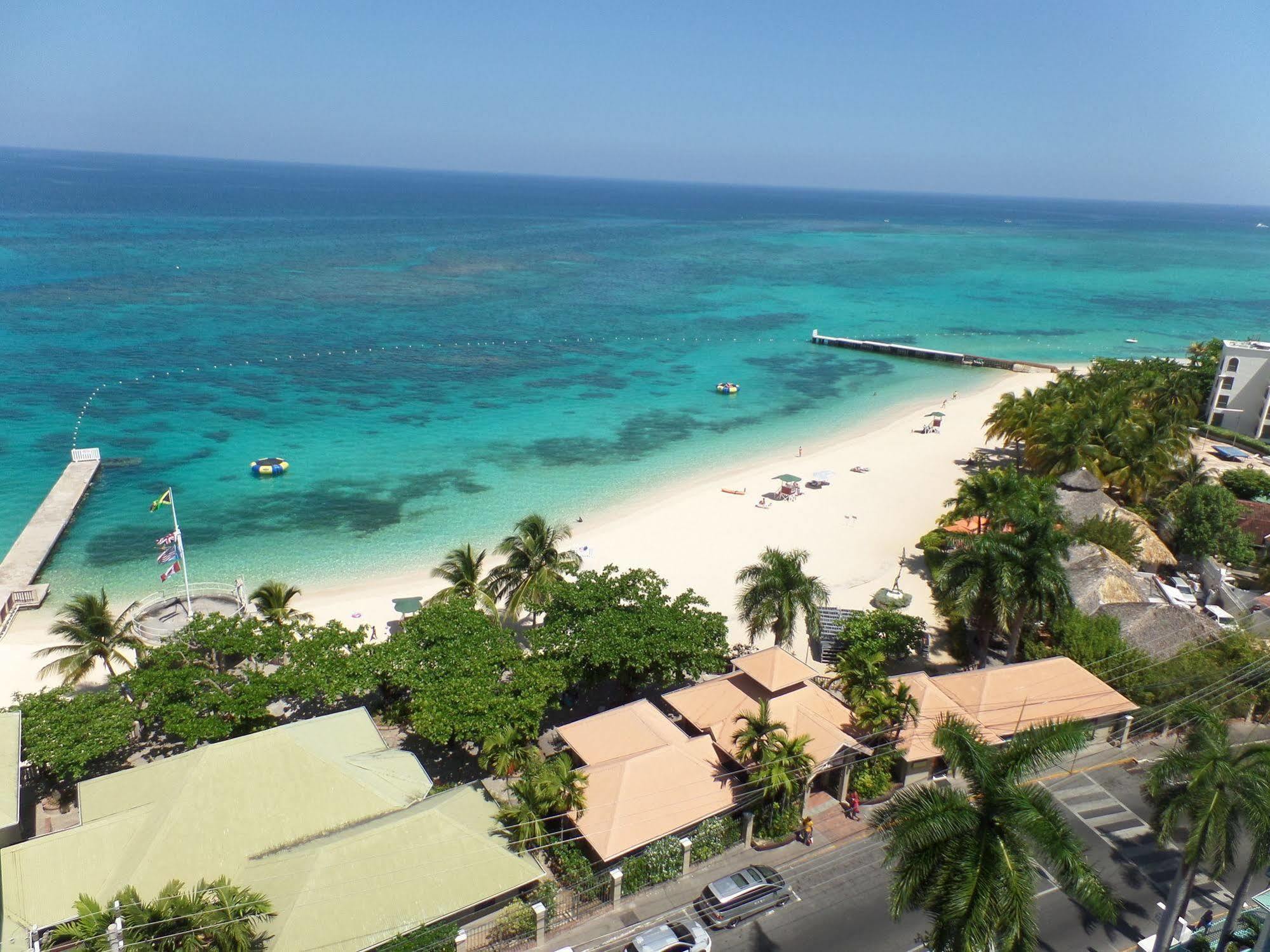 Beach Condos -Montego Bay Club Beach Resort ภายนอก รูปภาพ